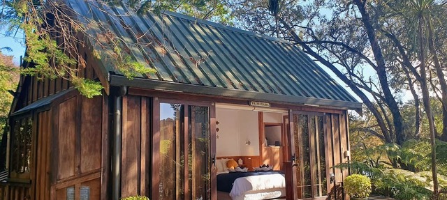 Gorgeous Waterfront Vacation Rental for Two in the Bay of Islands near Kerikeri