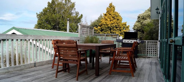 Spacious Vacation Rental with Spectacular Views near Eskdale in Hawke's Bay, New Zealand