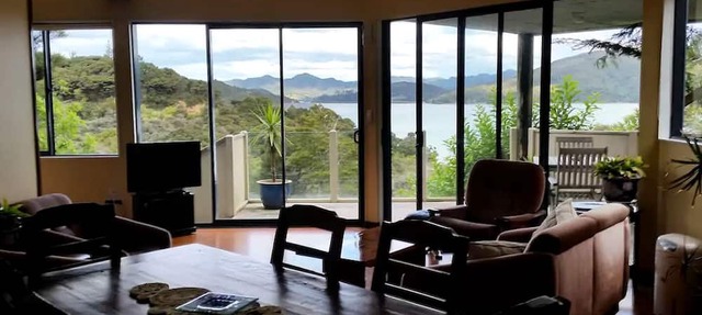 Secluded Beach Cabin near the Bay of Islands, New Zealand