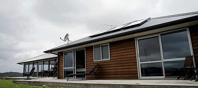Cozy Bed and Breakfast Accommodation for a Romantic Getaway in Whangaruru, North Island