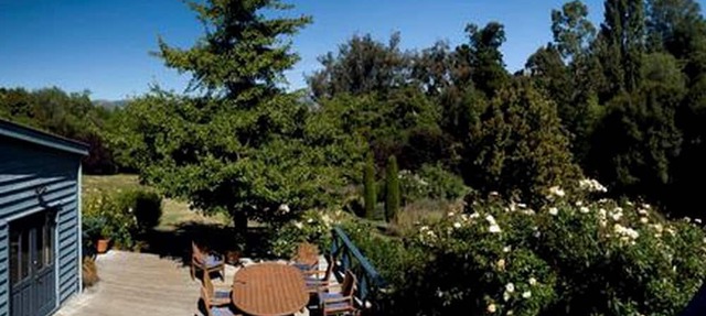Romantic Getaway near Historic Harbor Town of Akaroa on Banks Peninsula, New Zealand