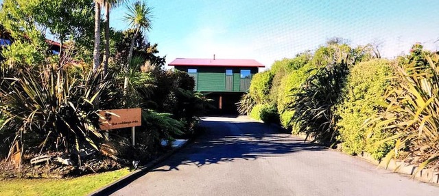 Unique Cabin Rental for Breathtaking Vacation in Hokitika, South Island