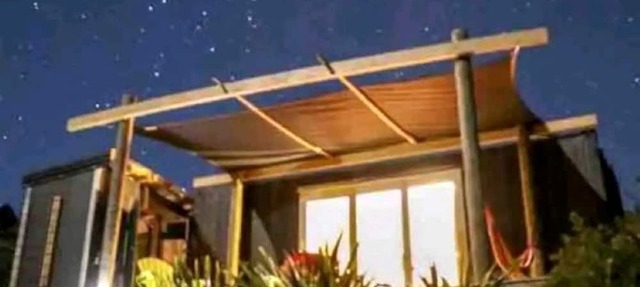 Beautiful Romantic Tiny House with Outdoor Bath and Breathtaking Views in NZ