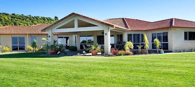 Romantic Lodge Rental in the Heart of Wine Country, Napier, New Zealand