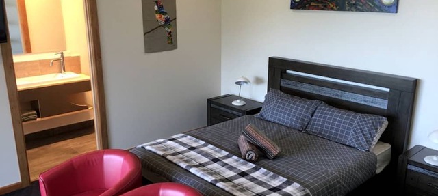 Clean Modern Suite for Two Surrounded by Natural Beauty near Punakaiki, South Island