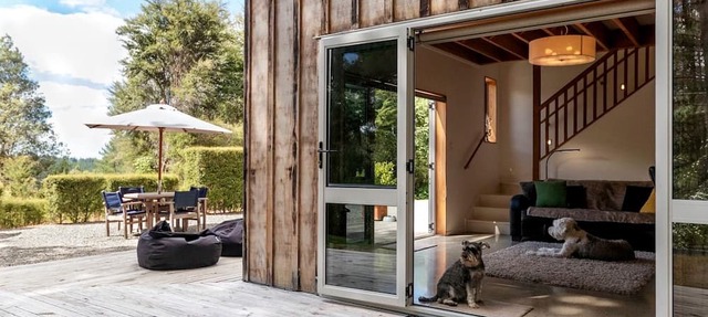 Deluxe Cabin Rental in Stunning Setting near Tasman, South Island