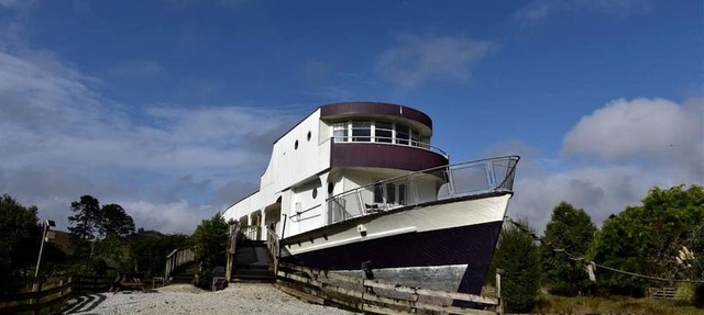 Unique Accommodation on a Ship in Waitomo Valley near Hamilton on New Zealand's North Island