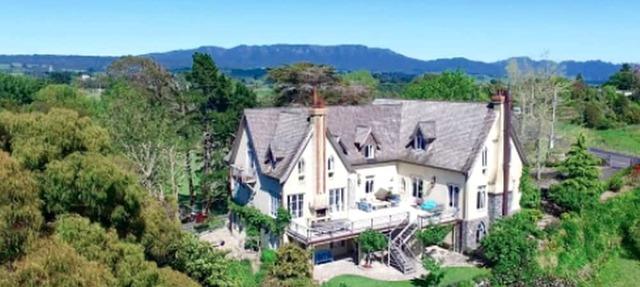 Beautiful Room Rental for Romantic Retreat near Bay of Plenty, New Zealand
