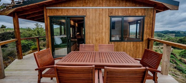 Serene Off-Grid Lodge with Breathtaking Views in Rangiwahia, North Island