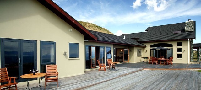 Perfect Ocean Getaway with Breakfast on Tasman Bay in Nelson, New Zealand