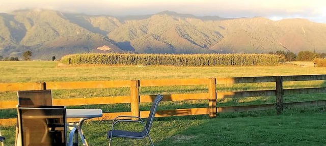 Romantic Accommodation near Kaimai Mamaku Forest Park, North Island