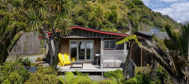 Romantic Cottage Rental with Tasman Sea Views on South Island, New Zealand
