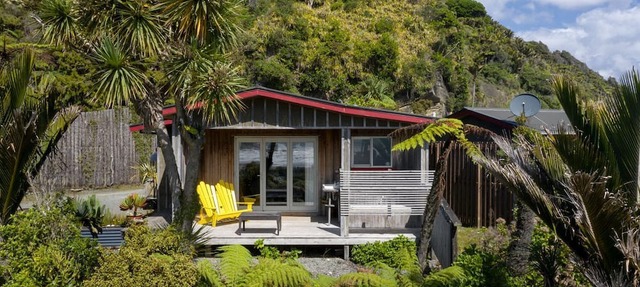 Romantic Cottage Rental with Tasman Sea Views on South Island, New Zealand