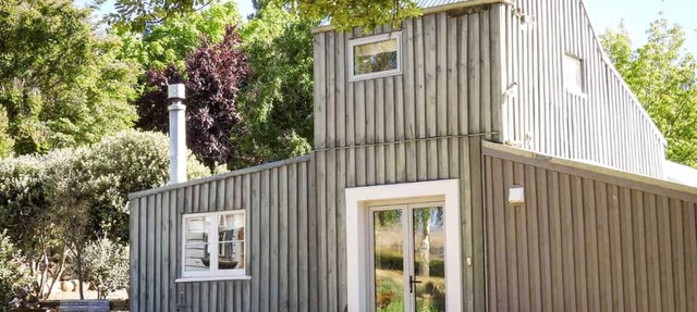 Charming Cottage Getaway with Breathtaking Views near Queenstown, South Island