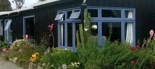 Gorgeous Getaway Cottage along the Coastline of Westport, New Zealand