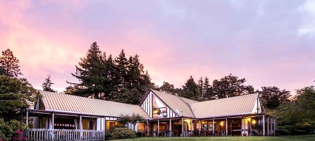 Impressive Villa for Skiers and Golfers near Tongariro National Park, New Zealand
