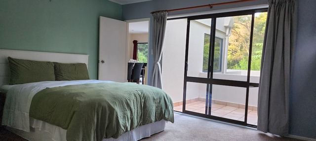 Entire Upper-floor: Spacious 140m2