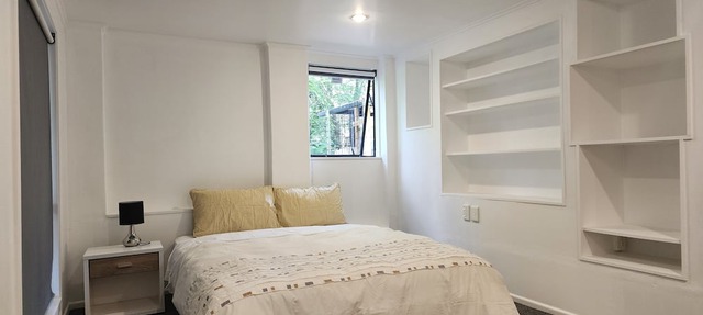 Entire Ground-floor: Spacious 145m2