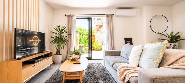 Modern Christchurch 2BR | Spa + Parking