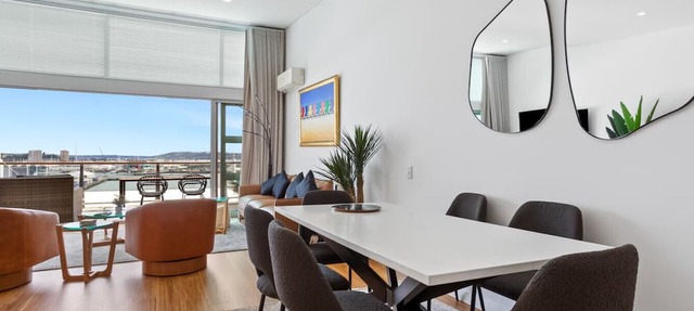 Harbour View 2-Bedroom on Iconic Princes Wharf