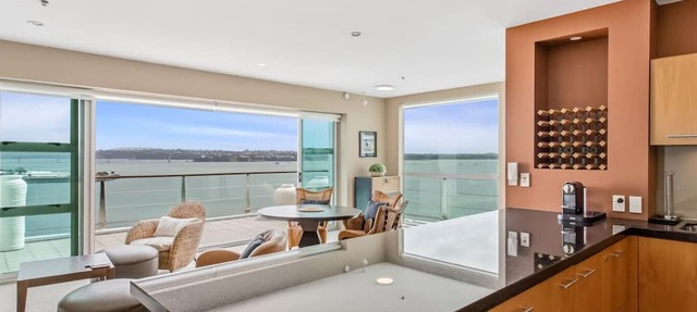 Unrivalled 3 Bed Residence Epic Harbour Views