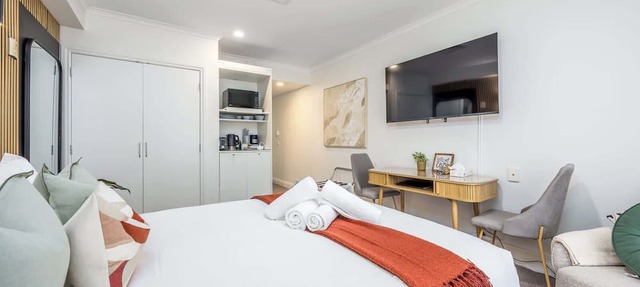 Restful Retreats on Queen Street