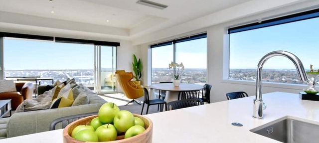 Pacific Horizon - Luxury Sky Suite 19th Floor City Views