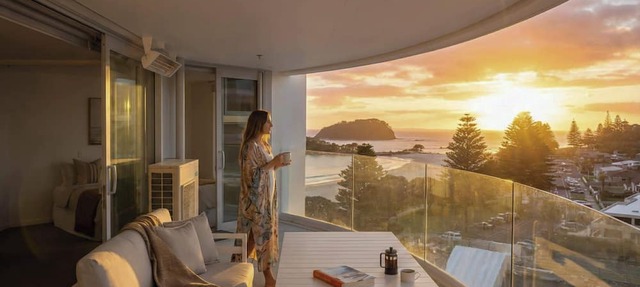 Sunrise to Sunset Ocean Harbour Views Pool Spa Gym