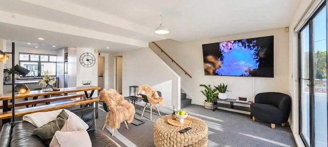 Elegant 3-Storey by Latimer Sq | Garage Parking
