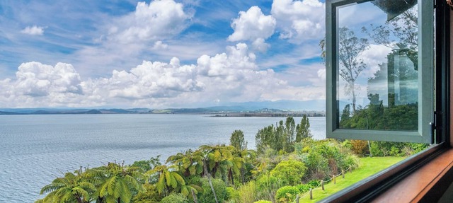 Fern View - Pukawa Bay Holiday Home