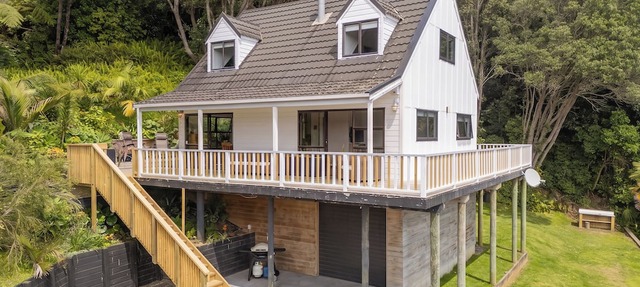 Skippers View - Onemana Holiday Home
