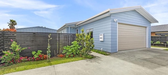 Mangawhai Village Hideaway