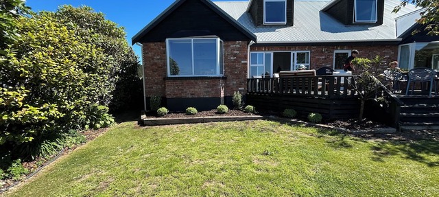 Riverton's Luxury Beach Escape | Sleeps 17 | Perfect for Families & Friends