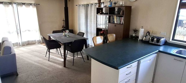 Comfortable 3BDR home is Central New Lynn
