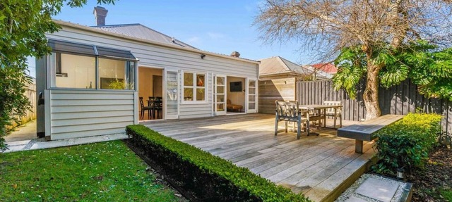 Grafton Garden 4BR Retreat near Domain