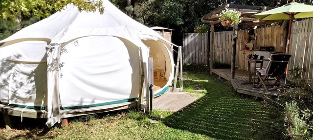 Luxury Hillside Glamping with Outdoor Kitchen near Waiheke Island, New Zealand