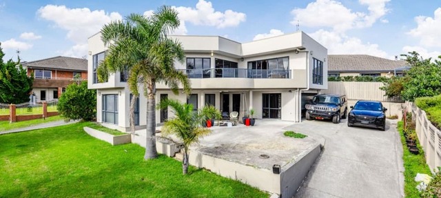Spacious 5BR Holiday Home Near Manukau