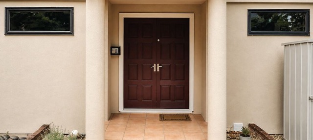 Entire Upper-Floor: Spacious 140m2