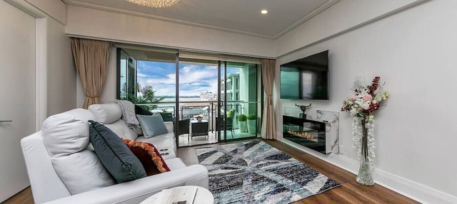 Viaduct Victory Sub Penthouse