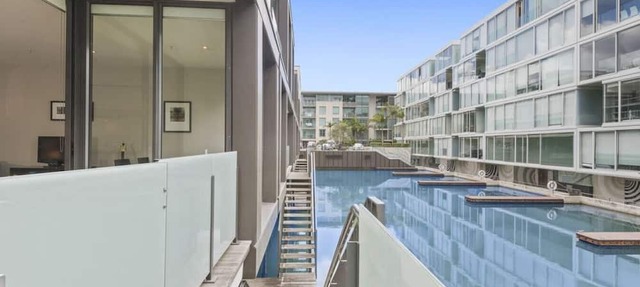 Viaduct Harbour Views and Two Private Ensuites