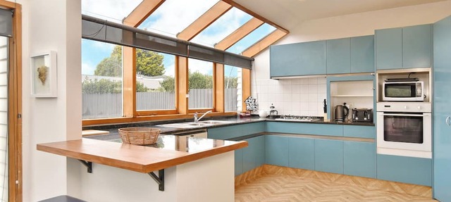 CBD 5 bdrm Grand Villa sleeps 14 w/free carparks
