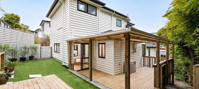 Modern Home Takapuna | WI-FI | near Beach & CBD