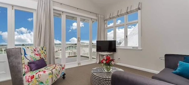 Kerr Street with a View by Bespoke Stays