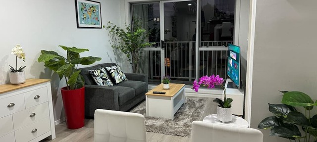 Impecable 3 bdr-2 bath -Free Carpark and pool