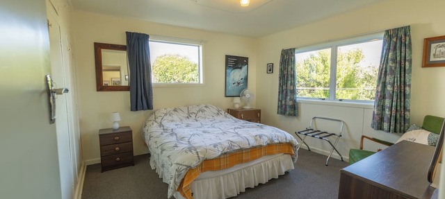 Classic Kiwi Bach|Southbay
