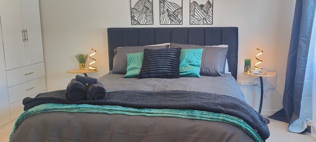 Beautiful Studio w/Parking | Near CBD & Port Hills
