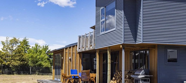Spacious Mountain View Manor with Sauna