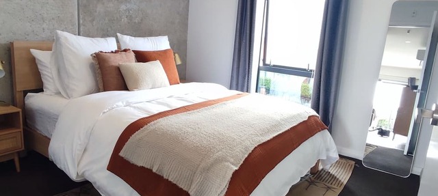 Modern 2 bedroom apartment in Cambridge.