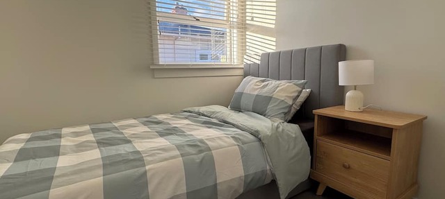 3BR Home w Ample Parking 10 Min to Auckland CBD