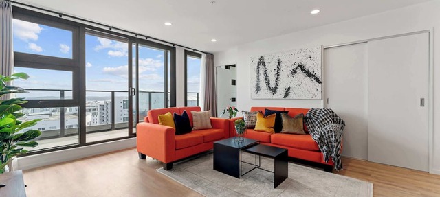 Penthouse 3BR & 2Bath-Skytower View-Pool, Parking